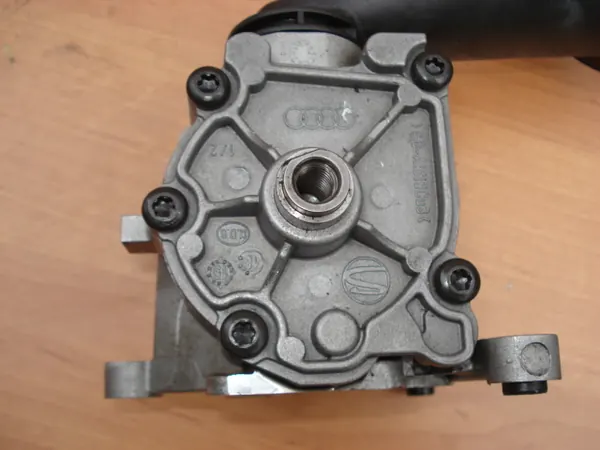 VW Audi Q7 3.0 TDI Olje pump 059115103BQ image 3