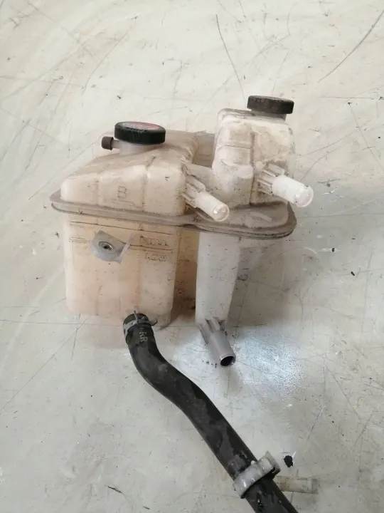 Toyota XRA4547 Kühlmittelbehälter - Gebrauchtes OE-Teil image 4