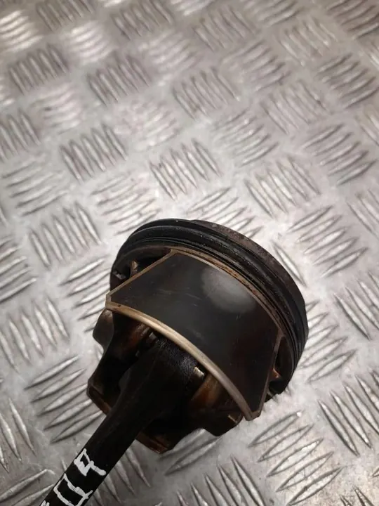 Biela BMW 1 2012 image 2