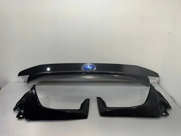 Moldura maletero Subaru Forester OEM 91112SJ080 - Usado image 2