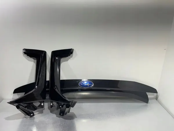 Moldura maletero Subaru Forester OEM 91112SJ080 - Usado image 4