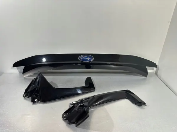 Moldura maletero Subaru Forester OEM 91112SJ080 - Usado image 6