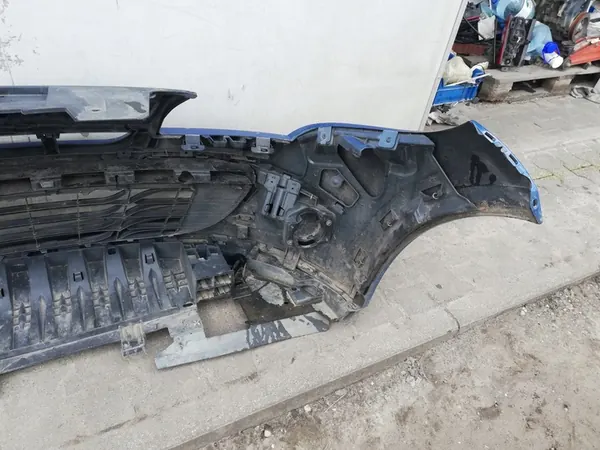 Paraurti anteriore Renault Megane III image 7