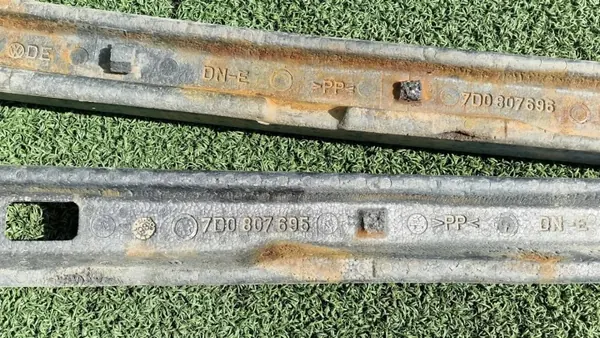 OEM 7D0807696 Bakre stötfångarabsorberare VW Transporter image 5
