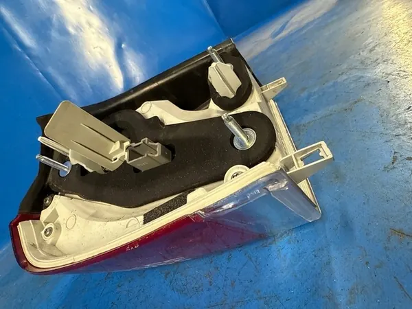 Conjunto de Luz Trasera Derecha Volvo XC70 image 5