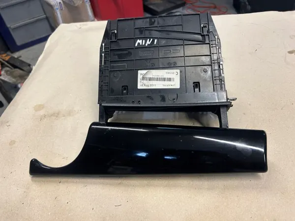 Luvete passageiro MINI R56 R57 OEM 122737-13 image 2