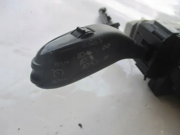 Gecombineerde schakelaar airbagsnoer Skoda FABIA II image 3