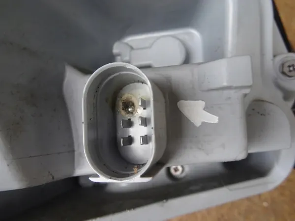 AUDI TT 8J 06- Luz Trasera Derecha Cereza Oscura 8J0945096C image 9