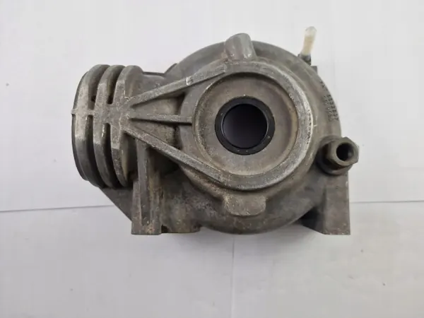 OEM 21345652432 Framaxelns Differentialhus Polaris RZR image 3