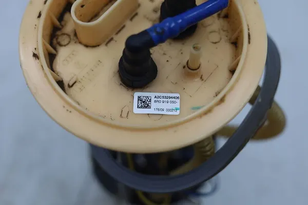 BOMBA DE COMBUSTÍVEL AUDI Q5 8R 8R0919050 image 3