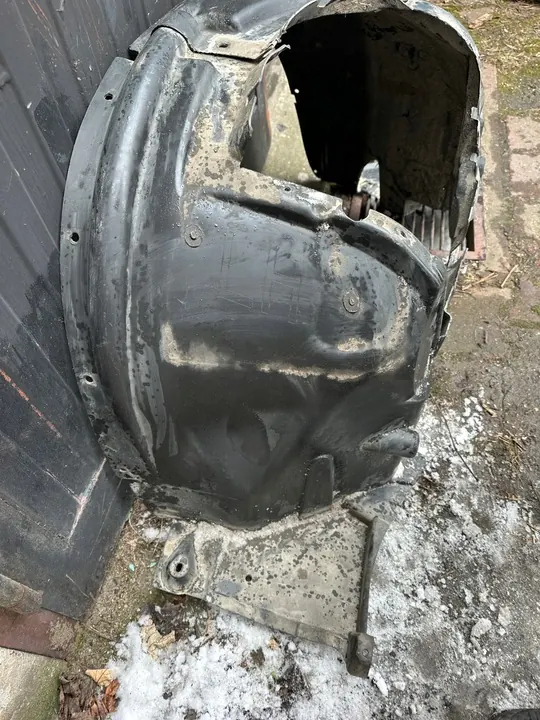 BMW X5 E70 Front Left Wheel Arch OEM 51717234831 image 2