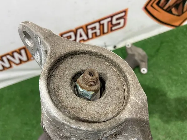 Bakre stötdämpare Jaguar F-Pace X761 HK83-18080-BB image 2