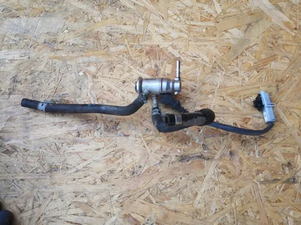 Mercedes AdBlue-injector OEM 208995377R - Gebruikt image 2