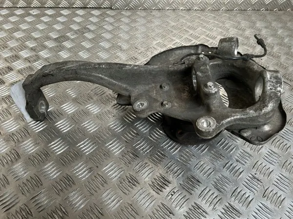 Mercedes-Benz C W205 voorwielnaaf OEM 2052100 image 5