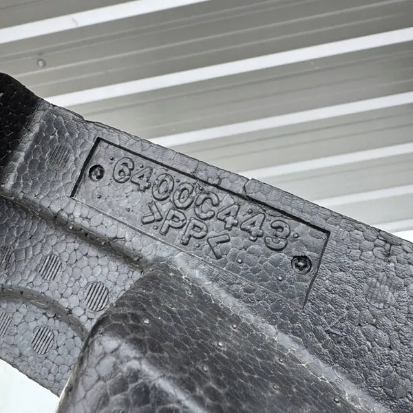 Mitsubishi Outlander Etupuskuri Iskunvaimennin 6400C443 image 3