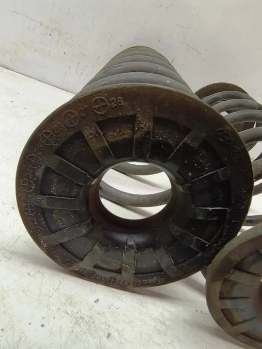 Molas Traseiras OEM 55330H8AD0 para Kia Rio IV image 8