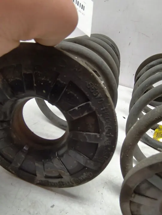 Molas Traseiras OEM 55330H8AD0 para Kia Rio IV image 9