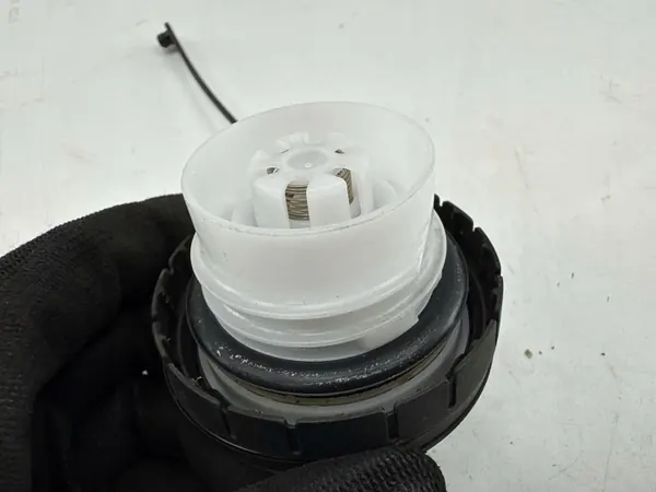 Tapa de combustible Toyota Corolla E210 OEM LAA21175 - Trasera image 6