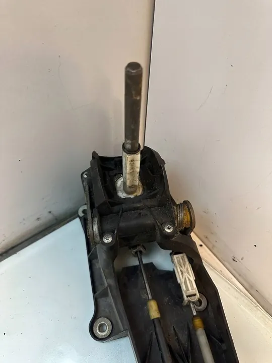 Opel Astra H 1.3 CDTI Gear Shift Link 55350346ej image 5