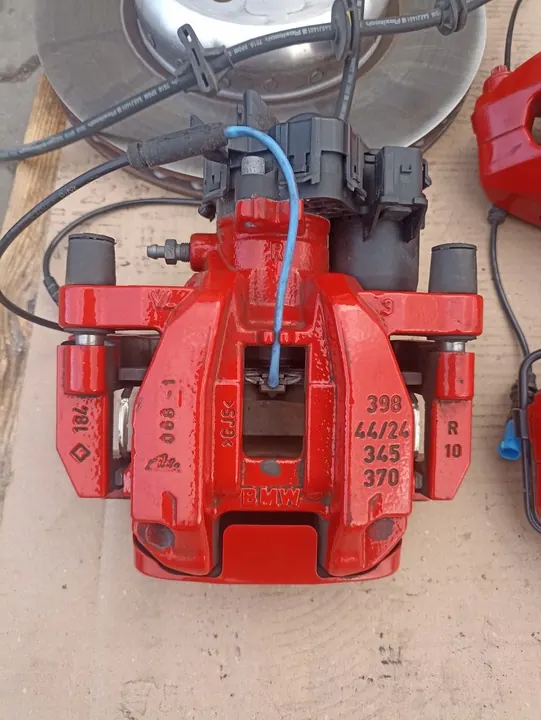 Conjunto de Disco e Pastilhas de Freio BMW G60 540iX M Package OEM image 2