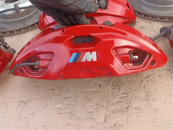 Conjunto de Disco e Pastilhas de Freio BMW G60 540iX M Package OEM image 9