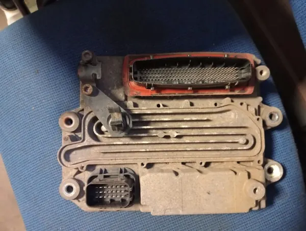 Mercedes AdBlue-styrenhet OEM A0004464354 - Begagnad image 3