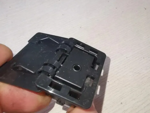 Conector Multimédia AUX/USB Nissan GT25MJ4PAD image 2