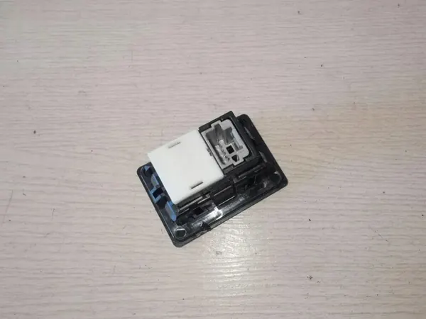 Conector Multimédia AUX/USB Nissan GT25MJ4PAD image 3