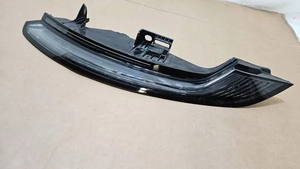 Porsche OE 992945092E Luz Trasera Derecha image 3