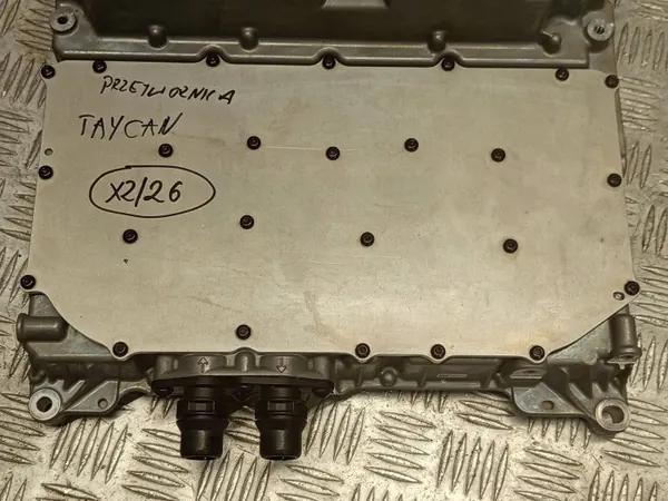 Porsche OE 9J1915539DG Taycan Convertidor Voltaje image 6