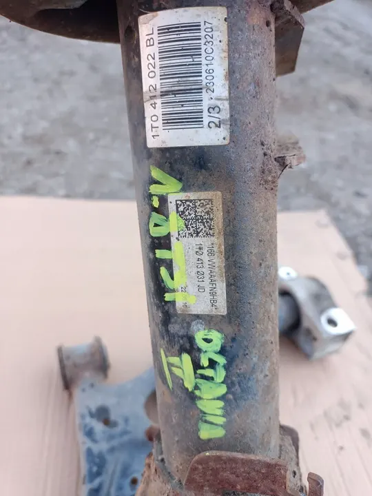 Snodo di sospensione anteriore sinistro Skoda Octavia II 1.8 TFSI OEM image 2