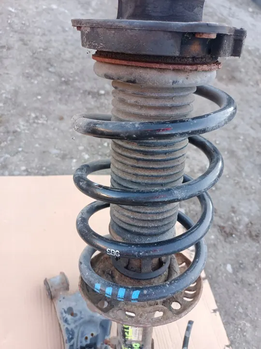 Snodo di sospensione anteriore sinistro Skoda Octavia II 1.8 TFSI OEM image 4