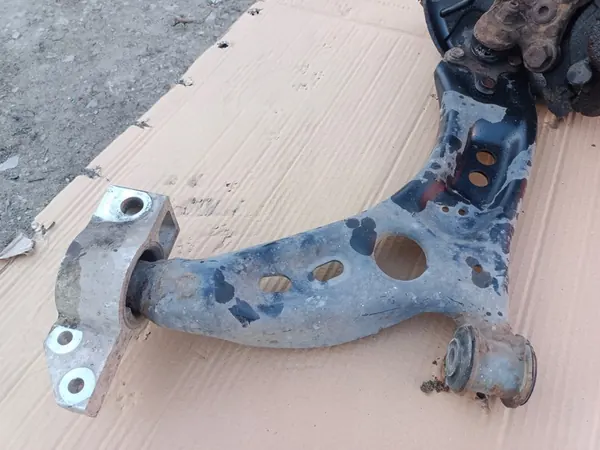 Snodo di sospensione anteriore sinistro Skoda Octavia II 1.8 TFSI OEM image 7