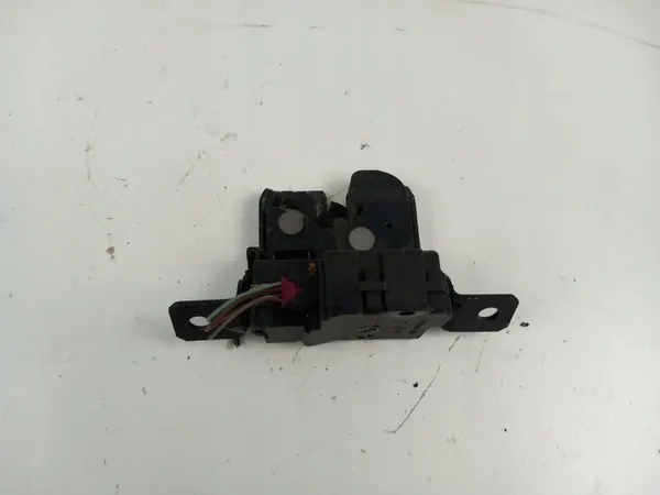 BMW 116D F20 Baklucka Lås 7248075 image 4