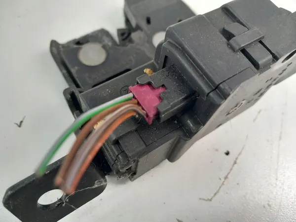 BMW 116D F20 Baklucka Lås 7248075 image 5