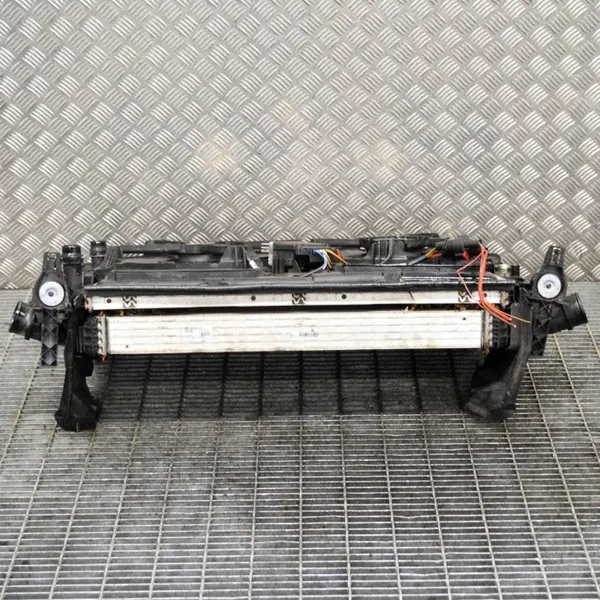 Käytetty jäähdytysosa OEM 8K0260401H Audi A5 Cabriolle image 3