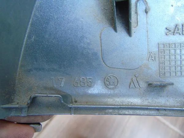Skoda OE 3T0857537 GRU Vasemman Peilin Kuori image 3