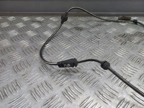 Capteur ABS Avant Droit Audi A5 2018 OEM 8W0972252 image 8