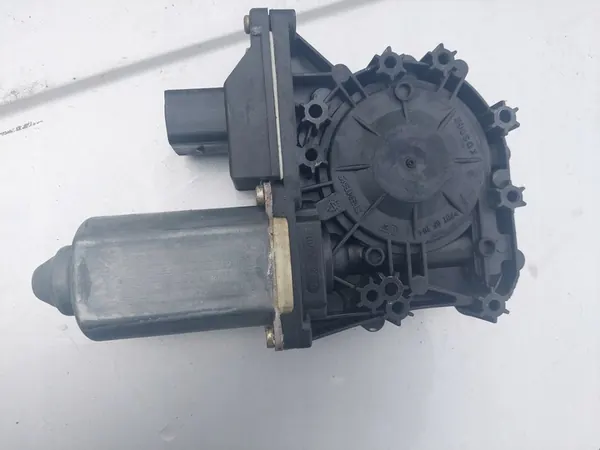 Vasemman etuikkunan moottori Audi A3 8L 8L4959801C image 3