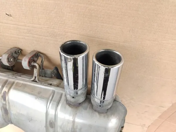 BMW M3 E92/E93 Pakoputken Vaimennin OEM 7840575 image 4