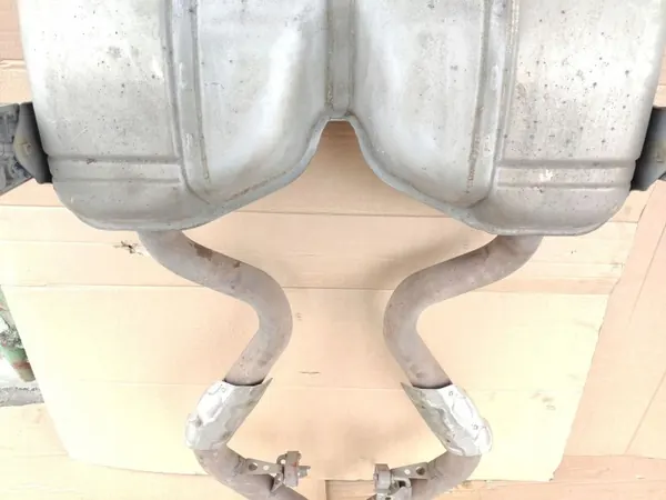 BMW M3 E92/E93 Pakoputken Vaimennin OEM 7840575 image 6