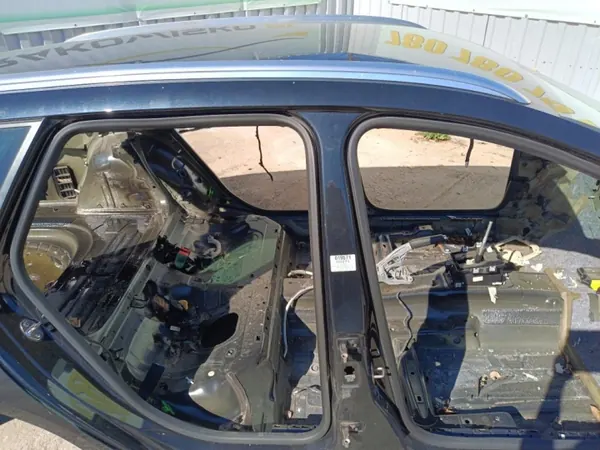 SEAT Leon III kwartierpijler rechts OEM 01 image 2