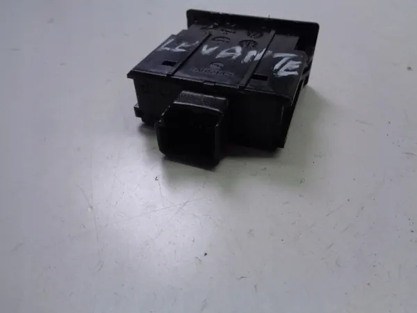 USB-latausportit OEM 68322329AB Maserati Levante image 3