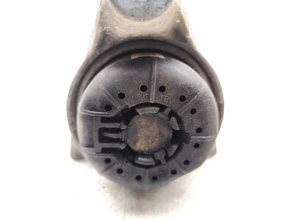 Audi A5 Moottorin kiinnike 2.0 TDI Diesel 8W0199372CD image 5