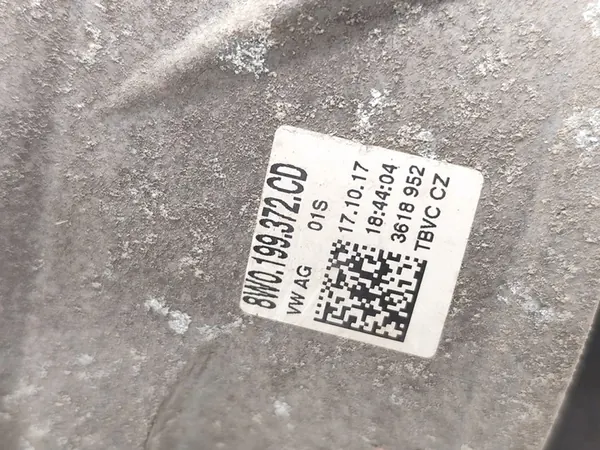 Audi A5 Moottorin kiinnike 2.0 TDI Diesel 8W0199372CD image 7