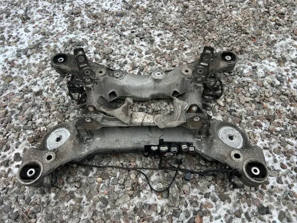 OEM 7992 Traverse arrière pour Range Rover Vogue L405 image 4