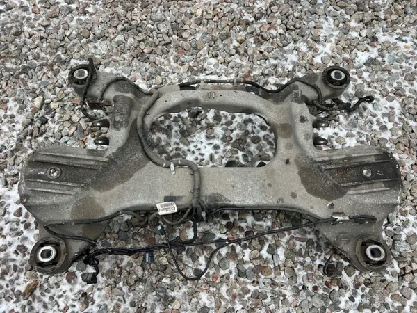OEM 7992 Traverse arrière pour Range Rover Vogue L405 image 6