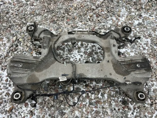 OEM 7992 Traverse arrière pour Range Rover Vogue L405 image 7