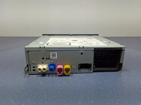 VW Golf VII Navigatiemodule Lezer OEM 3Q0035864B image 4