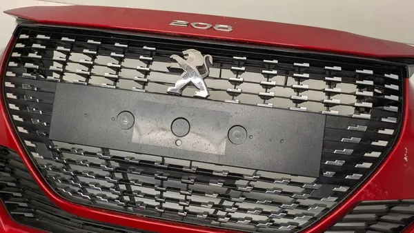 Parachoques delantero Peugeot 208 II 2019- image 6
